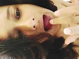 Indian beauty reveals her beauty in front of the camera