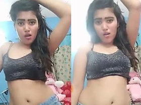 Khushi's steamy belly dancing performance in latest video