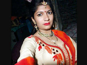 Village bhabi enjoys outdoor sex