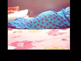 Desi sister receives surprise penis massage from brother in Hindi-speaking home