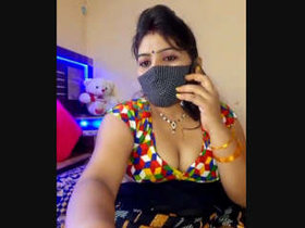 Indian housewife Geetha's live show of self-pleasure