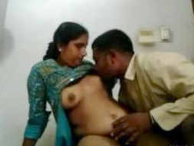 Indian boss's wife seduced by chauffeur