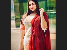 Curvy girl's leaked videochat with Awishy