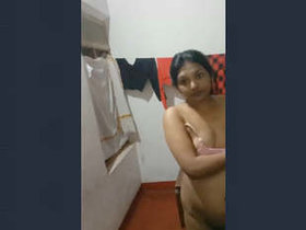 Indian mom-to-be flaunts her milky assets