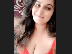 Stunning busty Pakistani woman reveals her intimate areas while wearing a mask