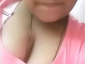 Desi girl priyanka Mpl boobs show in cam