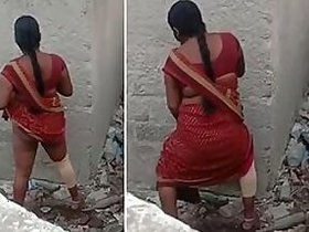 Caught horny aunt masturbating fast outdoors, scandal desi XXX MMC