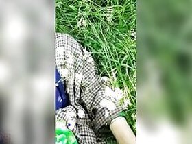 Thick white cock penetrates Desi slut's XXX cunt in the open air in MMC video