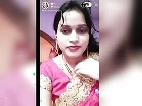 Juicy Indian XXX girl gives a sexy striptease live on webcam show