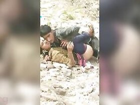 Rustic Desi XXX girl fucks cancer outdoors with local guy MMS