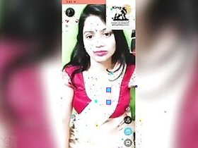 Desi Indian girl takes her outfit off because MMS watchers want to see XXX parts