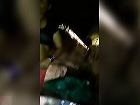 Amateur Desi slut gives a hot XXX blowjob to a new guy in the dark