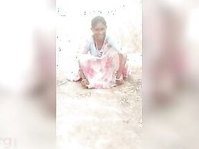 Mature fur pie Dehati pees in the open air MMC sex video