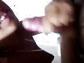 Horny girlfriend gives a good blowjob and swallows a giant fountain of cum