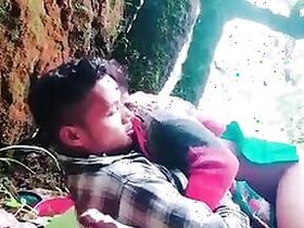 Cheating wife Dehati XXX gets her pussy Dezi fucked outdoors MMS