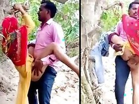 Desi mms outdoor video of lovers caught having an affair in the woods