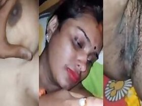 Bangladeshi Randi XXX slut jerking off Desi's boyfriend's pussy in bed