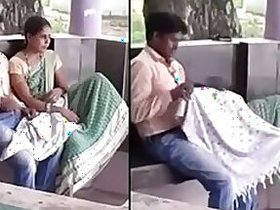Indian girl in sari caught sucking lover outdoors in Desi MMC video