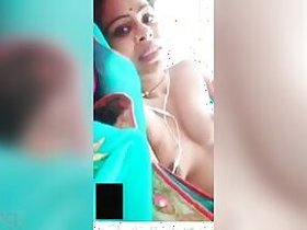Desi girl is not ashamed to show a guy her naked XXX curves