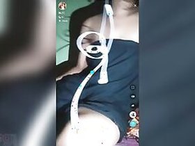 Stunning desi XXX slut shows her beautiful pussy with big tits live on camera