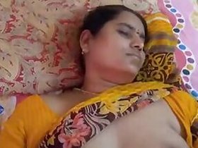 Hot sex film scene of Telegu with an elderly aunt from Chennai