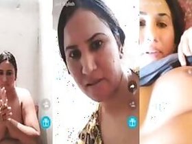 Desi nymphomaniac loves to bathe in the nude in an XXX video for MMS viewers