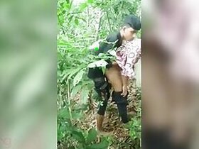 Bangladeshi Desi XXX girl has sex with her lover in the jungle MMC