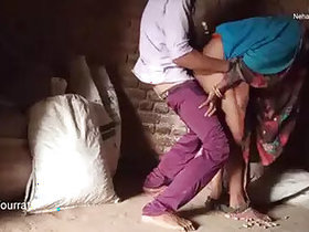 Village ki bhabhi ko din me pel diya