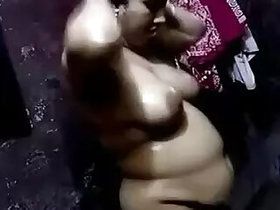Andhra Bhabhi Naked in the shower