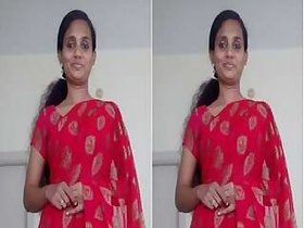 Tamil Bhabhi Shows pussy and bathes Part 2