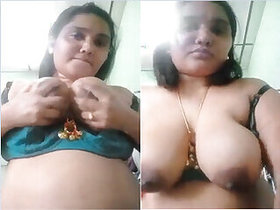 Desi Fatty Bhabhi Shows Her Big Boobs