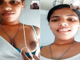 Desi Girl Shows Her Boobs To Lover On Facebook