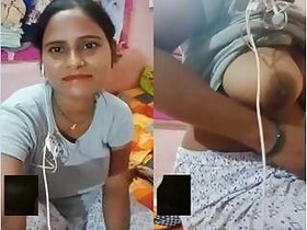 Horny Desi Bhabhi shows her tits and pussy Video call part 1