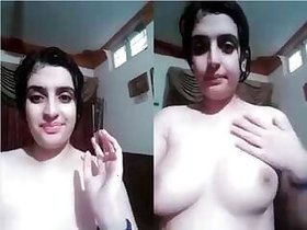Paki Girl Records Her Nude Video