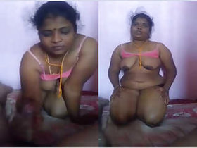 Desi Mallu Bhabhi Gives Blowjob