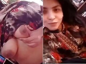 Pretty Girl Desi Shows Tits and Pussy