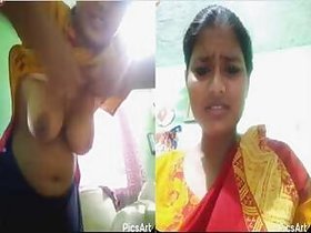 Desi Hillbilly Girl Shows Her Tits Pussy