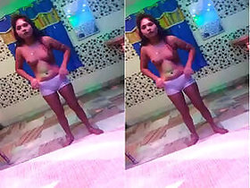 Sexy Desi Girl for Money Dancing Nude Striptease