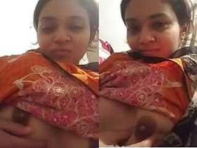 Sexy Pakistani Girl Shows Tits and Pussy Part 3