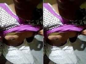 Sexy Desi Girl Shows Her Boobs Pussy