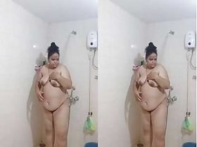 Desi Bhabhi Records Her Bathing Video Part 3