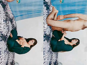 Sexy Paki Bahbhi masturbates and fucks cancer Part 2