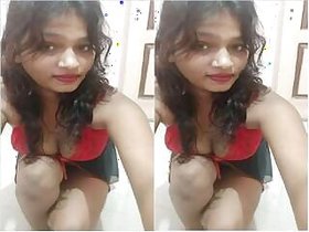 Sexy Sarika Blows Lover
